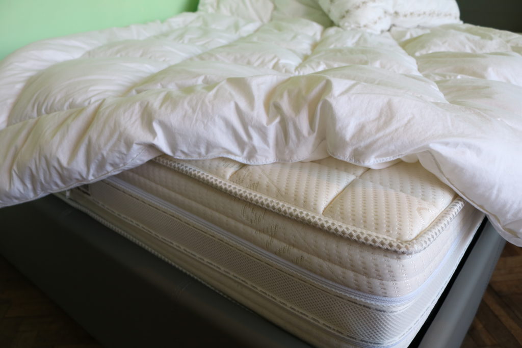 Foam vs. Spring Mattresses: Major Differences and How to Choose