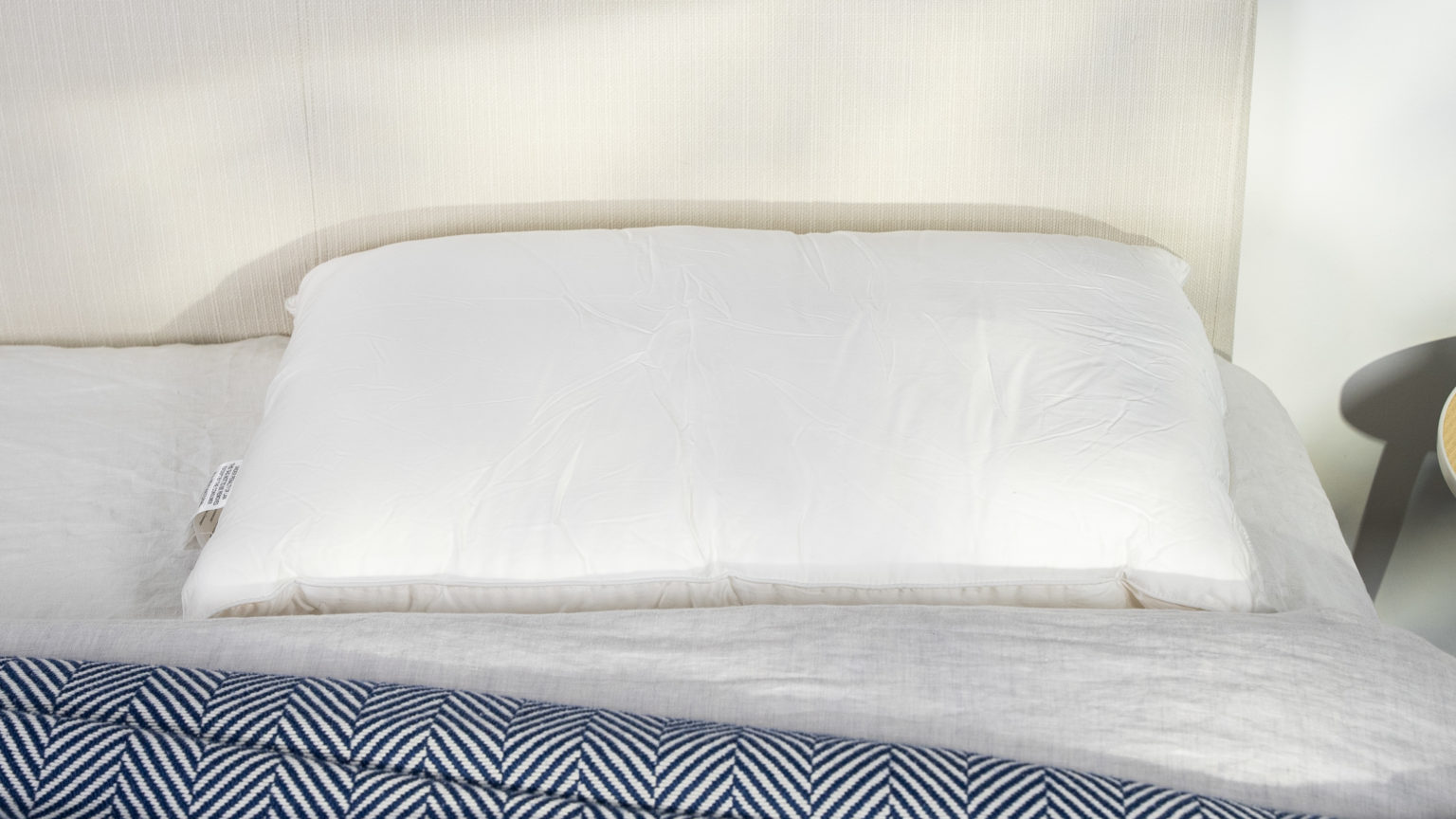 9 Best Hotel Pillows of 2024, Reviewed by Experts