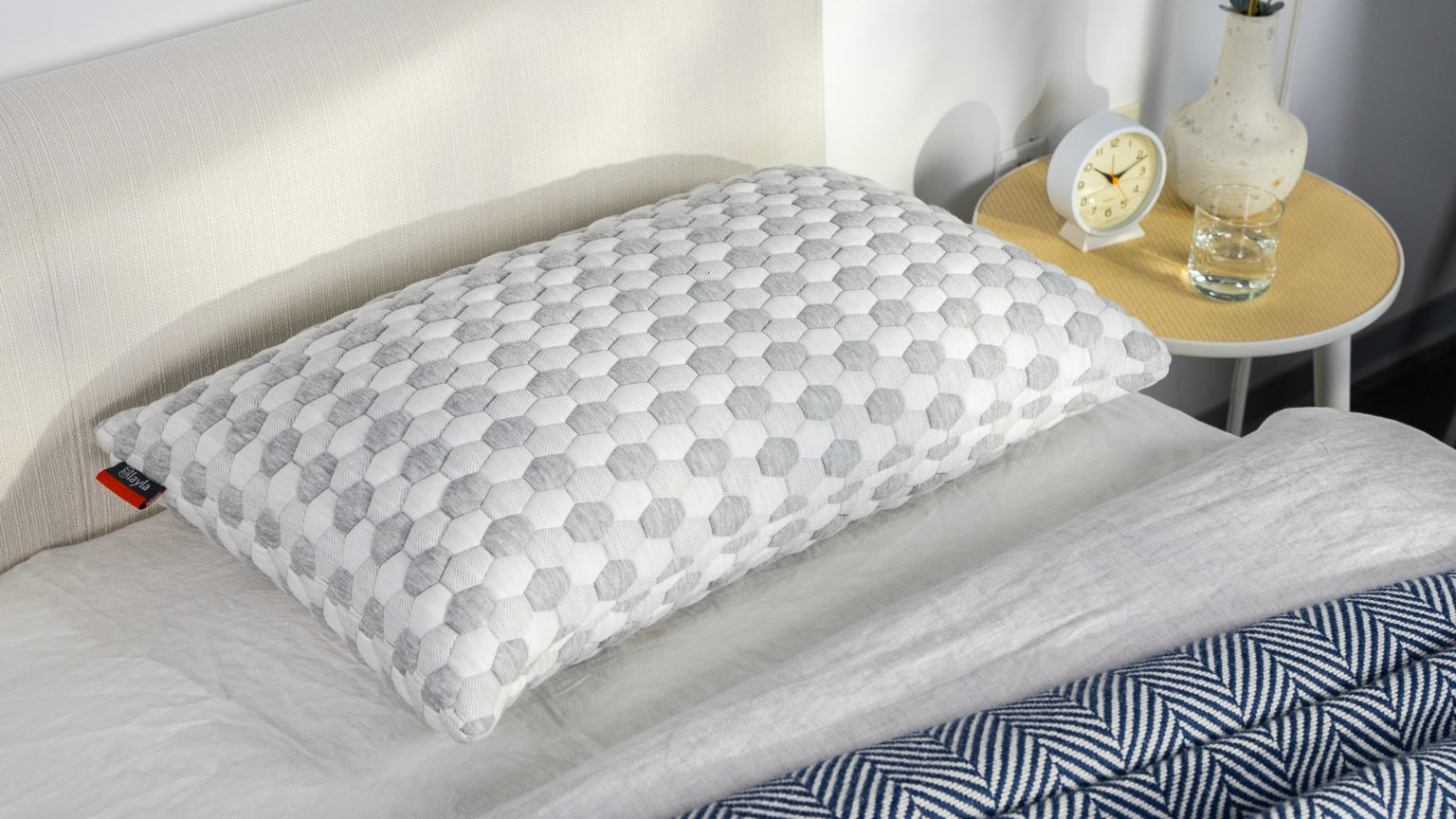 Best Cooling Pillows - Our Top 5 Picks for Hot Sleepers! 