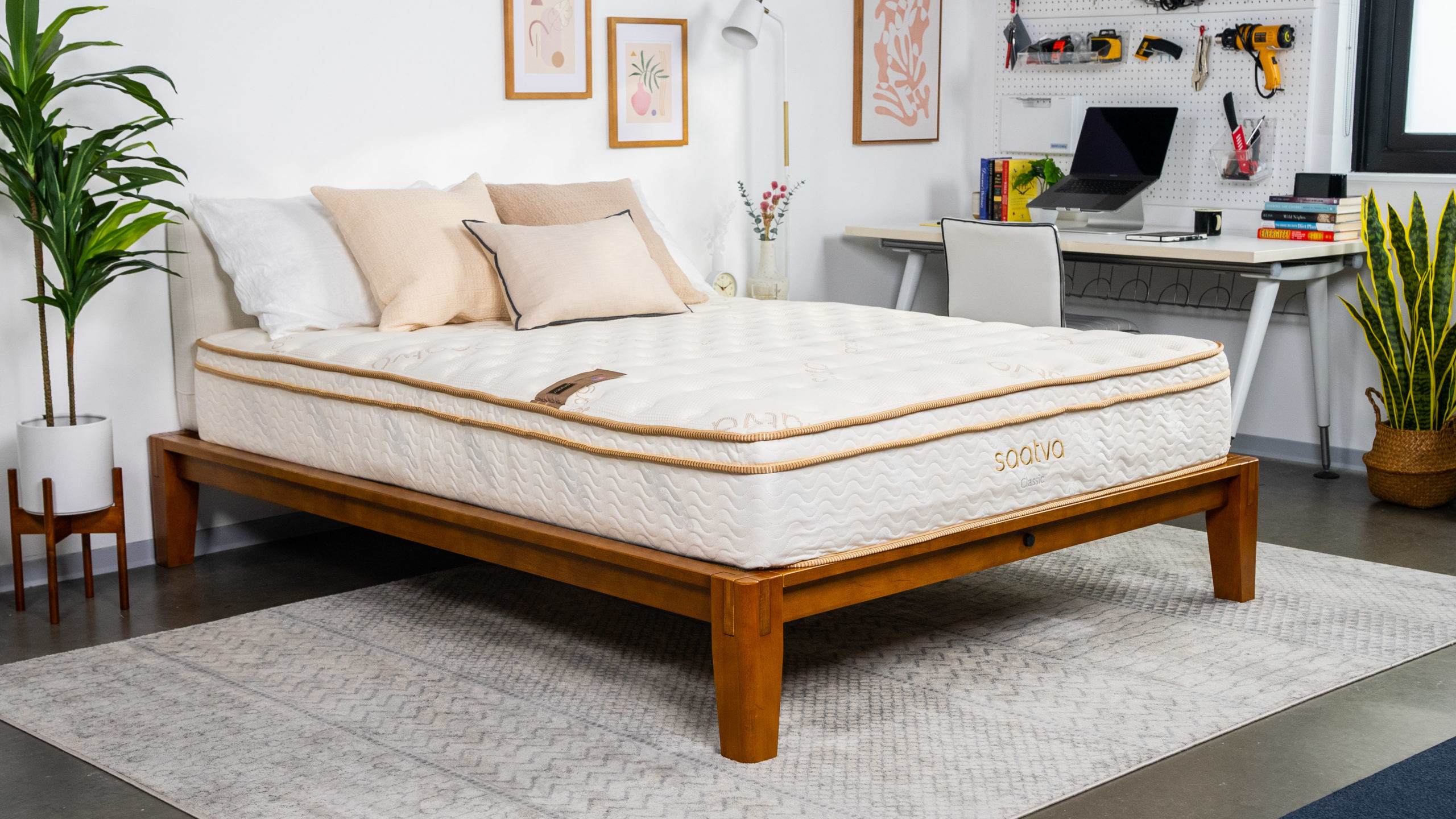 independent reviews of saatva classic king mattresses