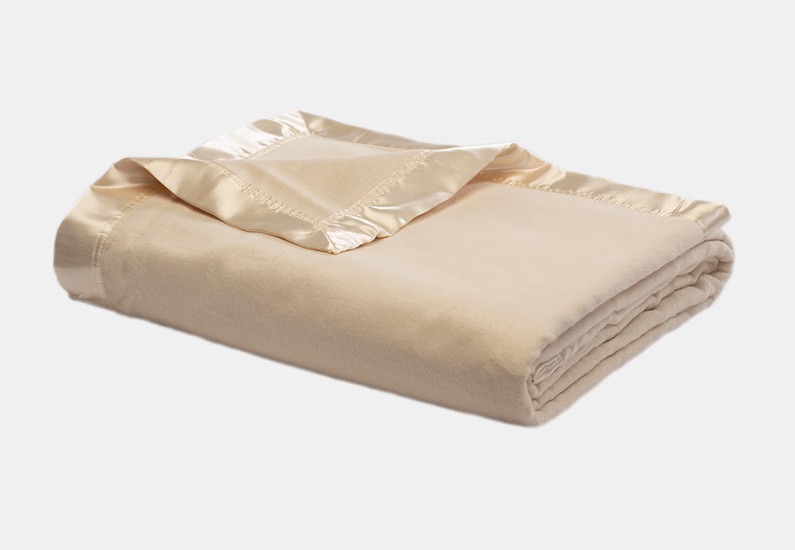 Product image of Cariloha Bamboo Fleece Blanket