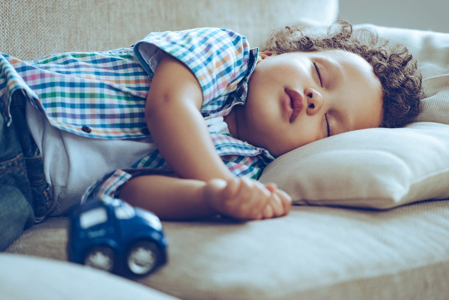 10 Tips on How to Keep Toddler to Sleep in Own Bed All Night