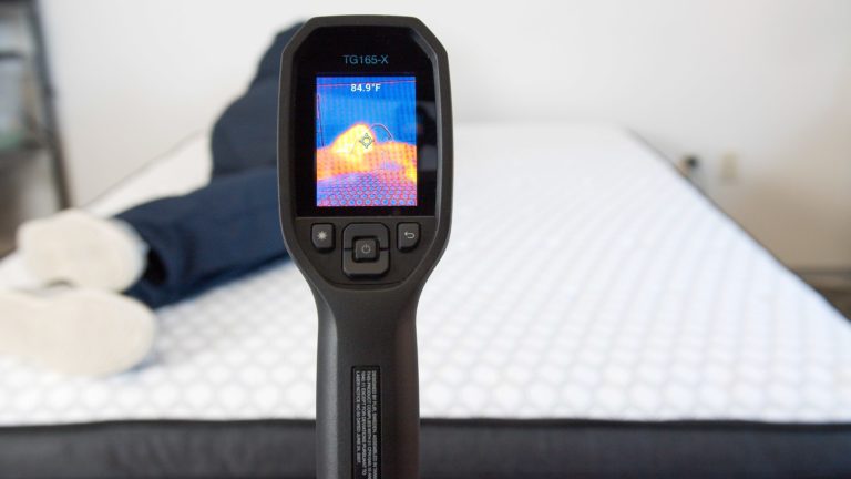 Sleep Foundation testing the Brooklyn Bedding Sedona mattress for heat retention with a thermal camera