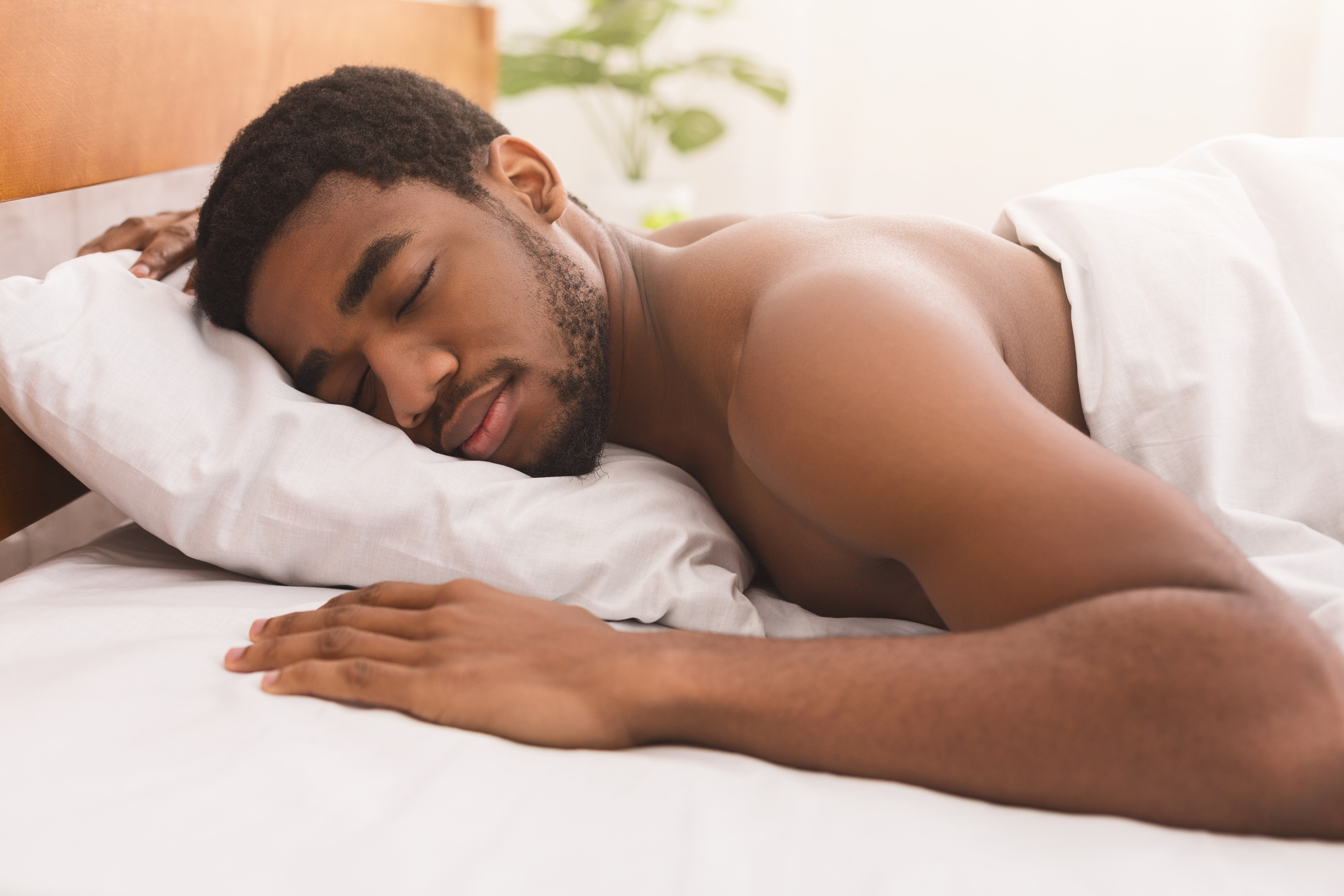 2121px x 1414px - Is Sleeping Naked Better for Your Health? | Sleep Foundation