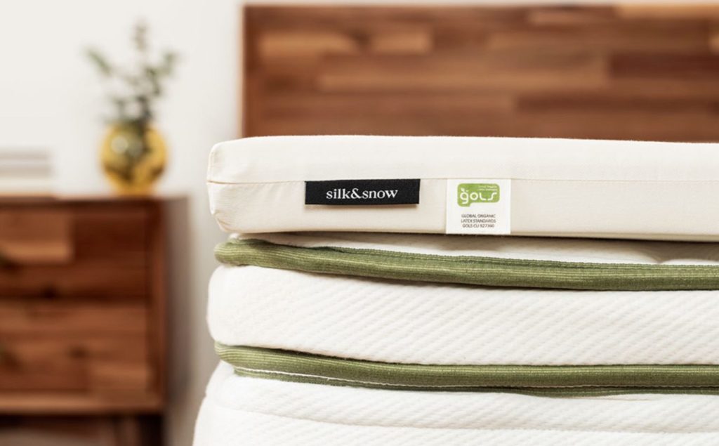 Product page image of the Silk & Snow Organic Mattress Topper