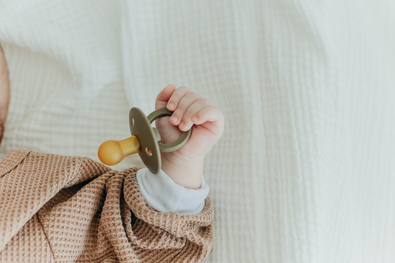 Giving Your Newborn a Pacifier for Sleep: Benefits and Risks