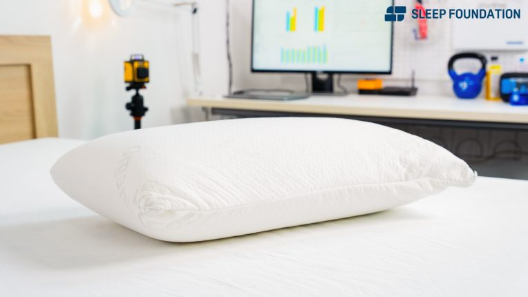 Best Pillows for Side Sleepers of 2022 | Sleep Foundation
