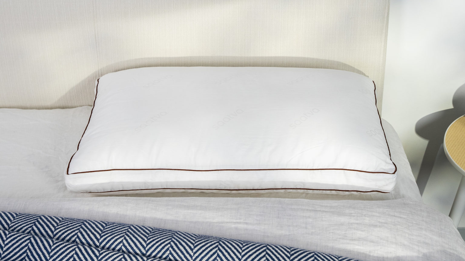 How to Choose the Best Sleeping Position for Neck Pain - Best Pillow for Side Sleepers - Saatva Latex Pillow - 1
