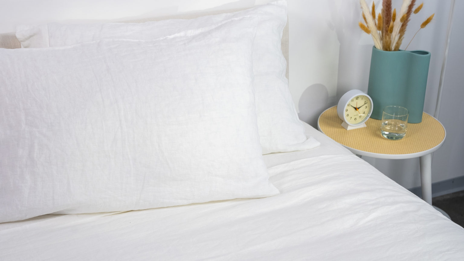 Picture of Sijo Luxeweave Linen Sheet Set in the Sleep Foundation Test Lab.